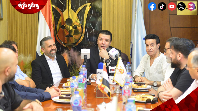 تكرم نقيب لبنان بحضور مصطفى كامل وحلمي عبد الباقي