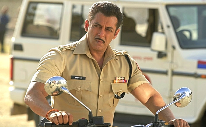 <strong>سلمان خان في شخصية ضابط الشرطة الهندي شولبول باندي في سلسلة افلامه Dabang</strong>