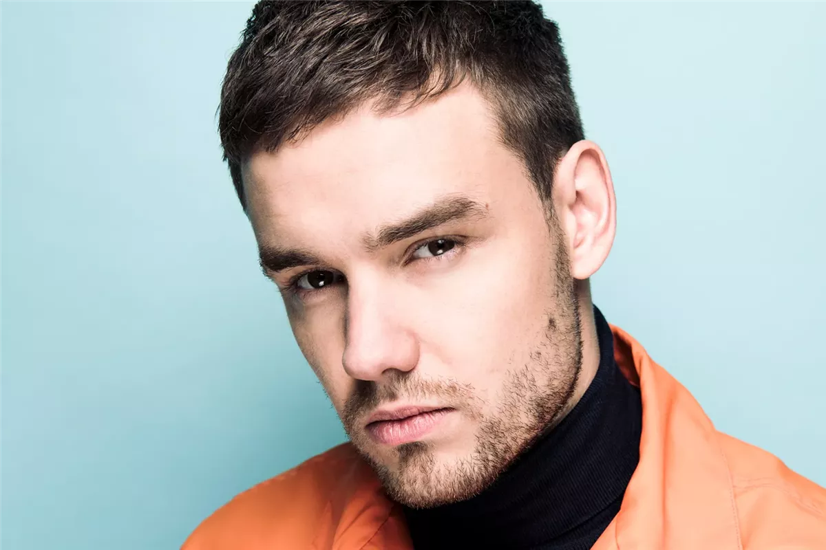 <strong>المطرب العالمي الراحل ليام باين نجم فرقة One Direction الغنائية</strong>