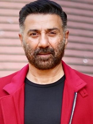 <strong>الممثل الهندي سوني ديول بطل الفيلم الجديد Jaat</strong>