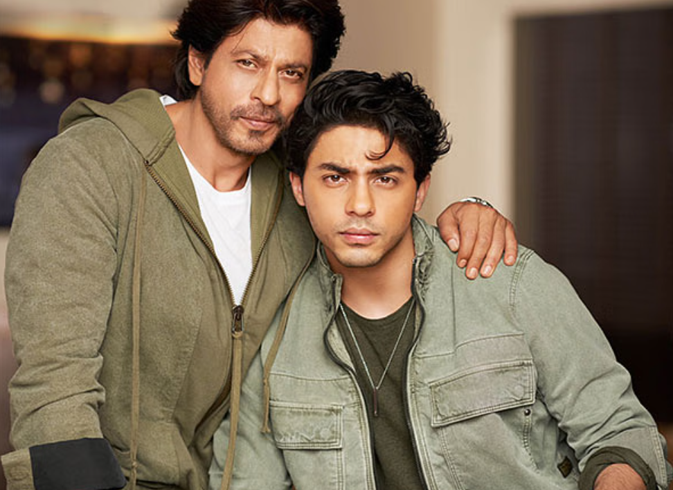 <strong>شاه روخ خان وإبنه الأكبر آريان خان</strong>