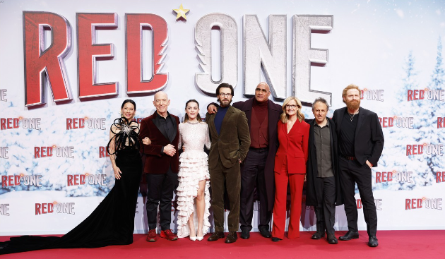 <strong>فريق عمل الفيلم الجديد Red One في العرض الخاص للفيلم بـ ألمانيا</strong>