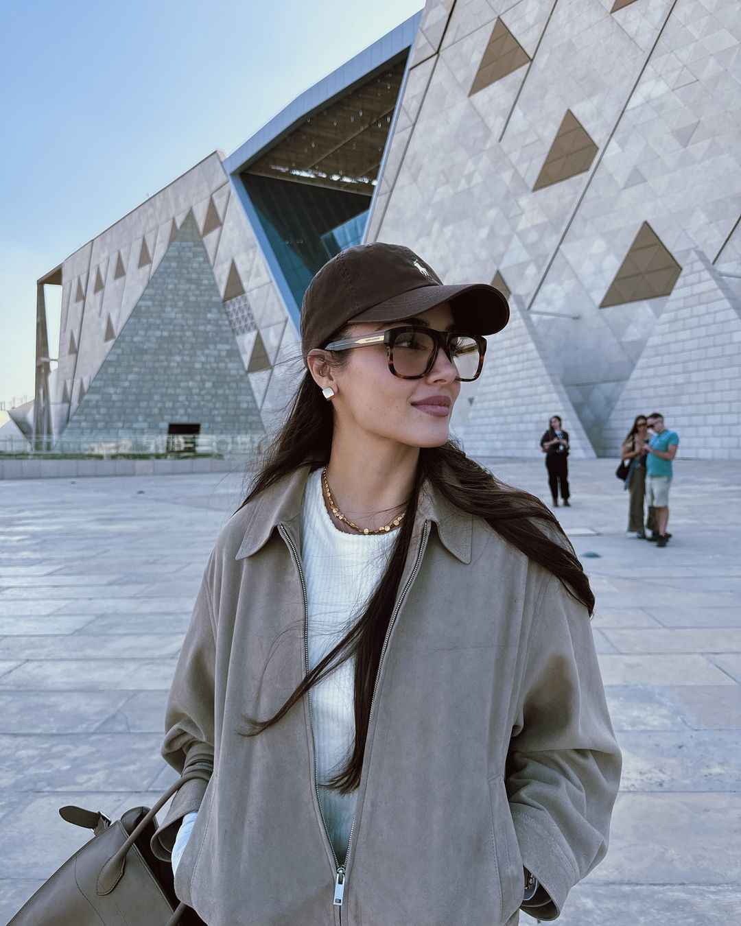 <strong>الممثلة التركية الشهيرة هاندة أرتشيل في المتحف المصري الكبير</strong>