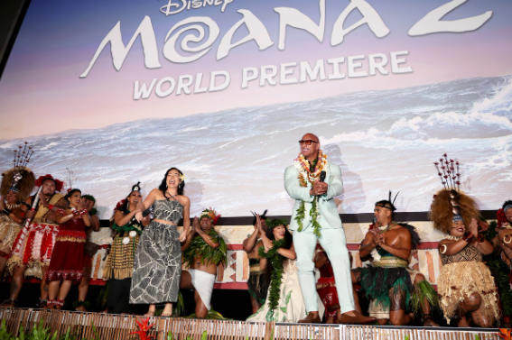 <strong>دوين جونسون في العرض الخاص لفيلمه الجديد Moana 2</strong>