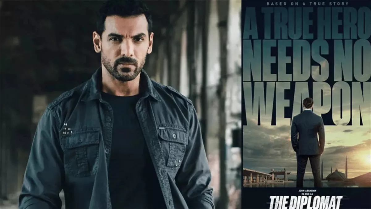 <strong>الممثل الهندي وصورته على أفيش فيلم The Diplomat</strong>