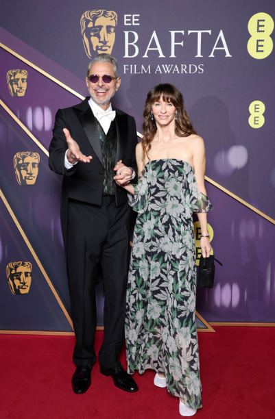 <strong>جيف جولد بلوم وزوجته إميلي ليفينجستون في حفل توزيع جوائز البافتا BAFTA Awards 2025 لدورته الـ 78 </strong>