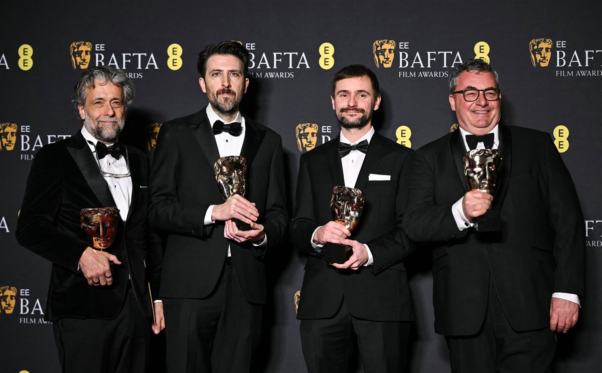 <strong>فريق عمل المؤثرات البصرية لفيلم Dune: Part Two لحظة فوزهم بـ جائزة البافتا لـ أفضل المؤثرات البصرية</strong>