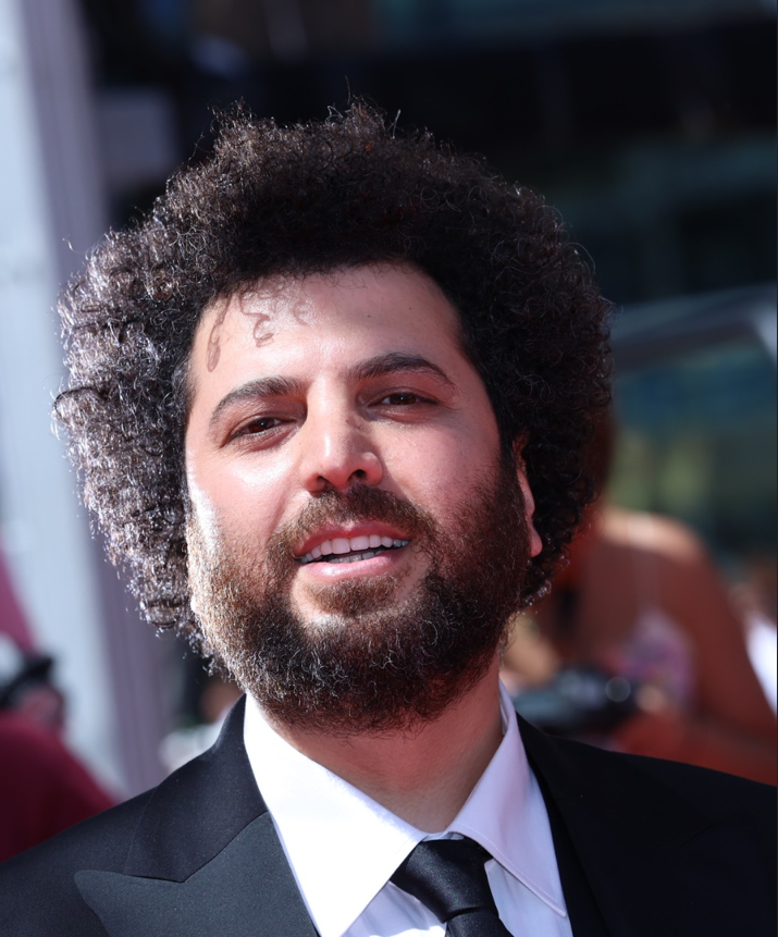 سعيد روستاي مخرج الفيلم الإيراني Zan va bache المُترجم إلى Woman and Child في مهرجان كان السينمائي 2025