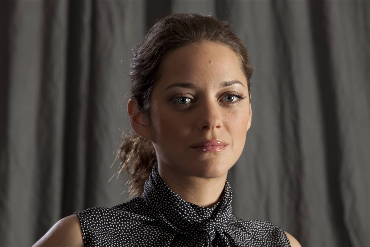 ماريون كوتيار بطلة الفيلم العالمي الجديد Roma elastica