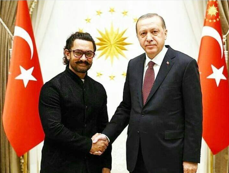 عامر خان مع الرئيس التركي رجب طيب أردوغان سابقاً