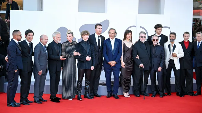 فريق عمل فيلم Frankenstein في مهرجان فينيسيا السينمائي 2025