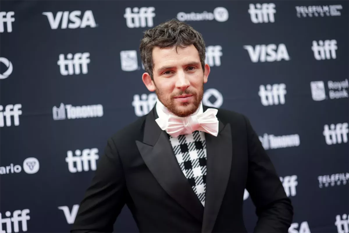 جوش أوكونور في العرض الخاص لفيلمه Wake Up Dead Man في مهرجان تورونتو السينمائي 2025