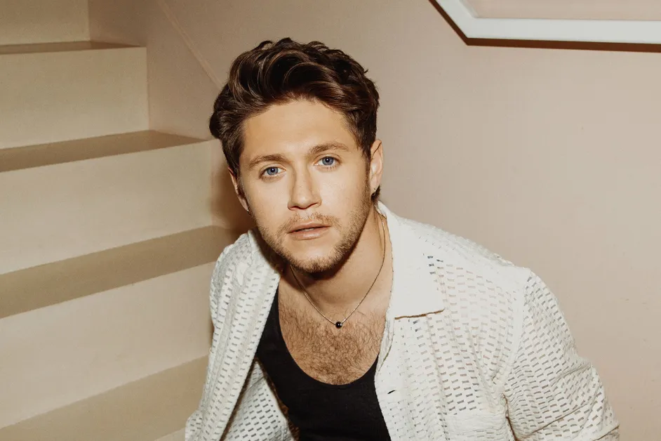 المطرب الأيرلندي والبطل السابق لفرقة One Direction نايل هوران