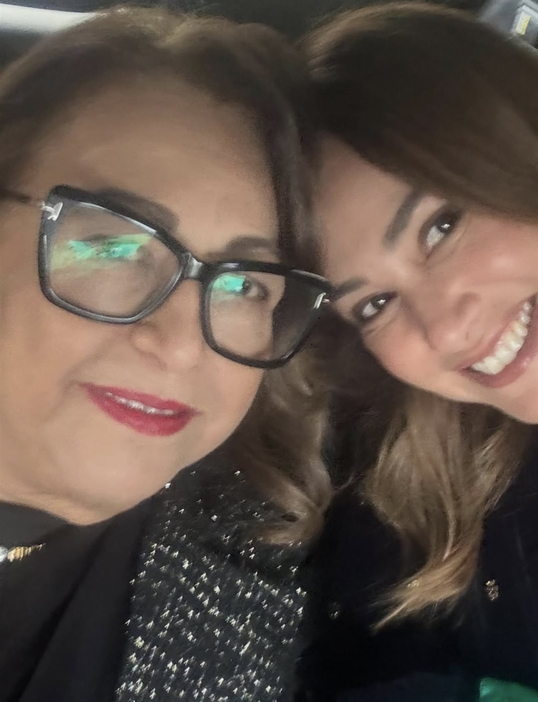 بكلمات مؤثرة.. هند صبري تستعيد ذكرى رحيل والدتها الأولى: “الحياة بعد الأم غربة”