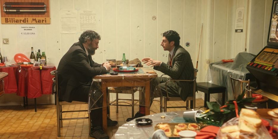 فيلم «Serpenti» ينطلق عالميًا من مهرجان فينيسيا.. جريمة تتحول إلى متاهة من البيروقراطية والعبث
