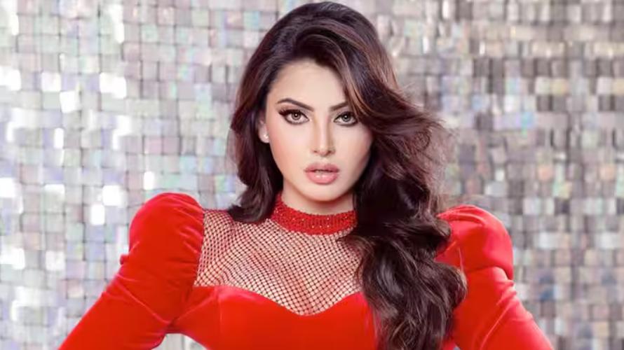 الممثلة الهندية أورفاشي راوتيلا