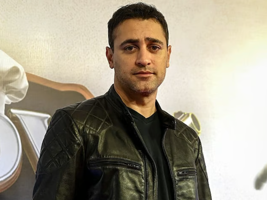 النجم الهندي عمران خان