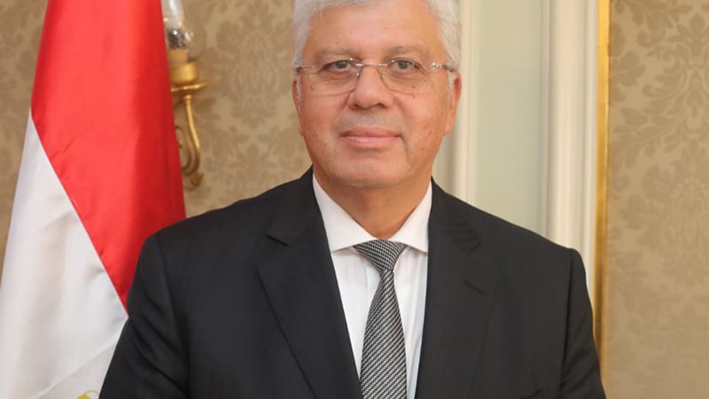 أيمن عاشور