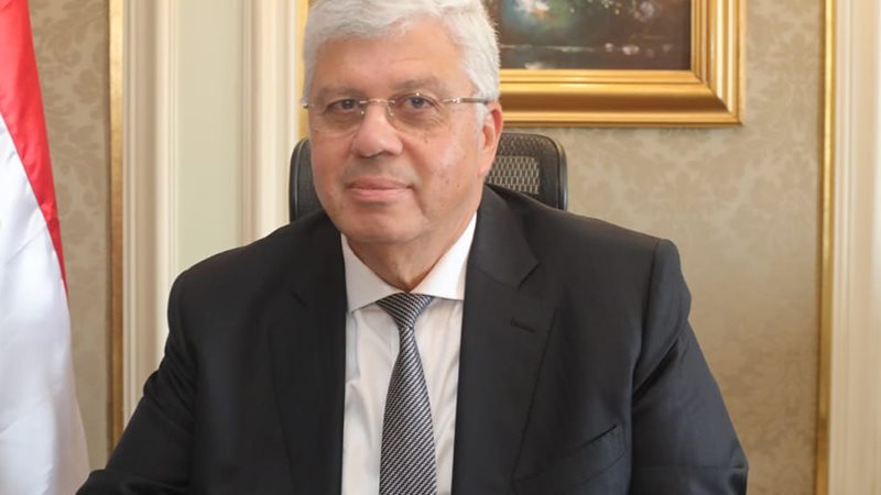أيمن عاشور