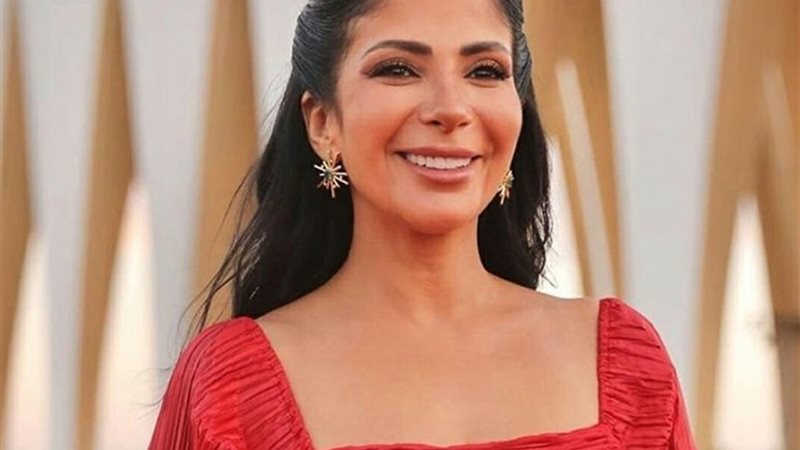 منى زكي