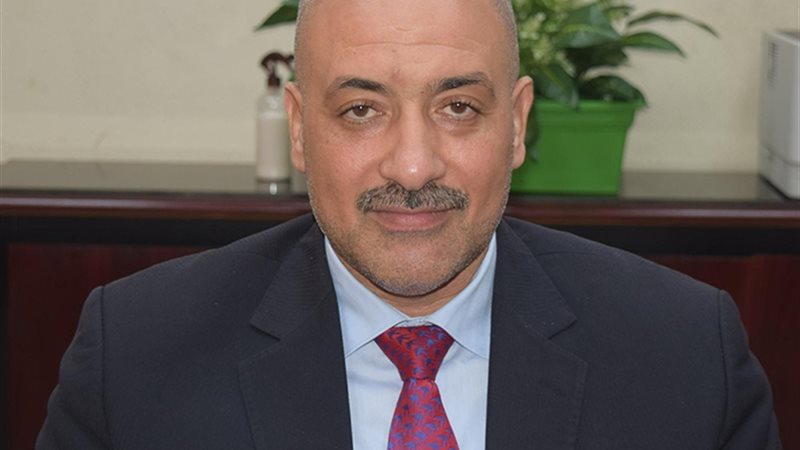 حاتم نجيب