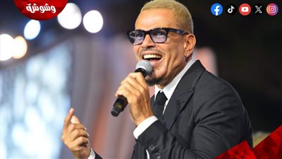 قبل الصفعة بدقائق.. 9 صور لـ عمرو دياب في حفل الزفاف