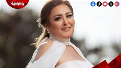 نهال عنبر في طريقها للحج بصحبة ابنها‎