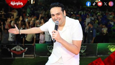 بالصور المطرب أحمد زكريا يشعل حفل نادى جرين هيلز بمدينة الشروق 
