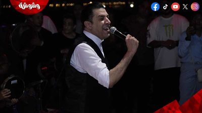 مصطفى كامل يتألق فى أولى حفلاته بالساحل الشمالى‎