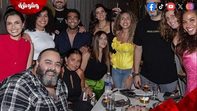 أكرم حسنى وشيكو وبوسى يحتفلون بعيد ميلاد منة القيعى