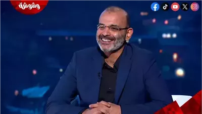 أيمن بهجت قمر: 