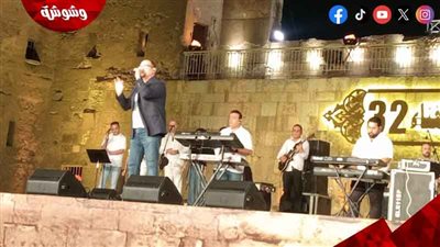 زمان وأنا صغير.. هشام عباس يحيى حفلاً ضخماً بمهرجان القلعة