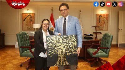 وزير الثقافة يستقبل الفنانة التشكيلية مريم وجيه لعرض أعمالها بمقر الوزارة بالعاصمة الإدارية ‎