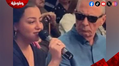 بيبصلها كدة لية؟.. نظرة محمود حميدة لـ إلهام صفي الدين تشعل الجدل