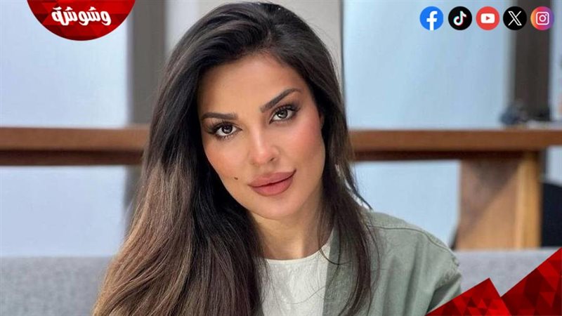 الفنانة نادين