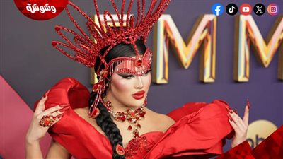 أغرب 4 إطلالات بحفل جوائز الـ إيمي.. تسريحة شعر تشبه عروسة المولد 