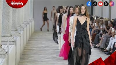 اتجاهات أسبوع الموضة بميلانو لربيع وصيف 2025.. البنطلون الشفاف أبرزها 