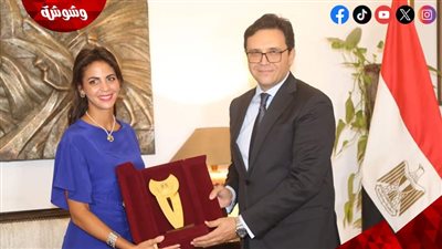 وزير الثقافة يُكرم السوبرانو المصرية العالمية 