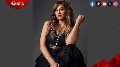 بصور الدبلة.. إنجي شرف تعلن خطوبتها وتخفي ملامح خطيبها