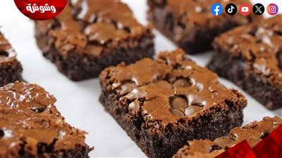 طريقة عمل كيك براونيز بثلاث مكونات صحية