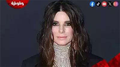 بالصور.. ضبط ساندرا بولوك مع ابنها البالغ 