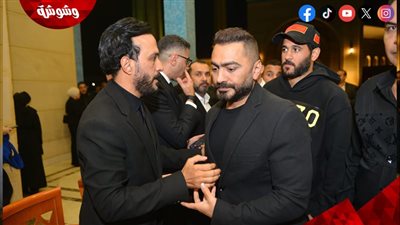لحظات مؤثرة في جنازة والدة أحمد عصام .. صور