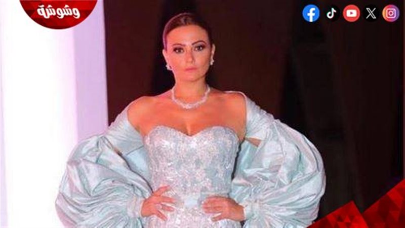 الفنانة بشري