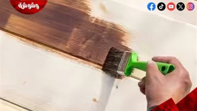 أفضل الطرق لإزالة بقع الخشب من الجلد 