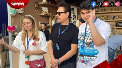 من يشبه؟.. أول ظهور لنجل محمد رياض ورانيا محمود ياسين