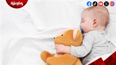 كيف تجعلين طفلك ينام في سريره؟