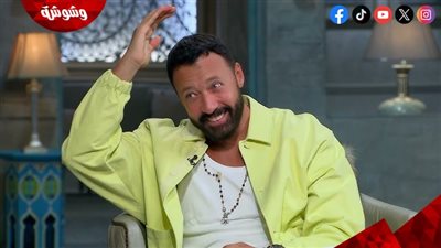 أحمد فهمي: عمرو دياب دعمني في مسيرتي الفنّية وطلب مني أعزف معاه