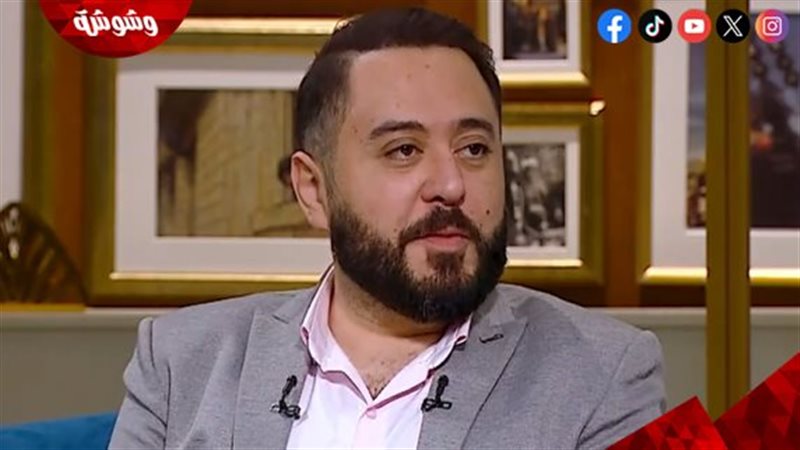 الفنان عمرو عبد العزيز