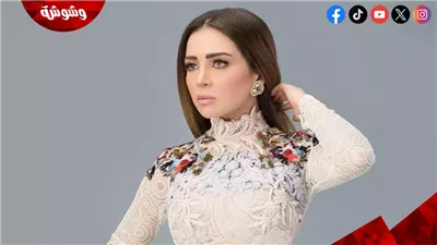 مي عز الدين في منطقة الهرم من أجل مسلسل 