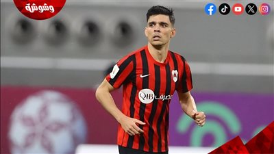 بالصور.. لحظة وصول لاعب الكرة المغربي أشرف بن شرقي إلي مطار القاهرة 